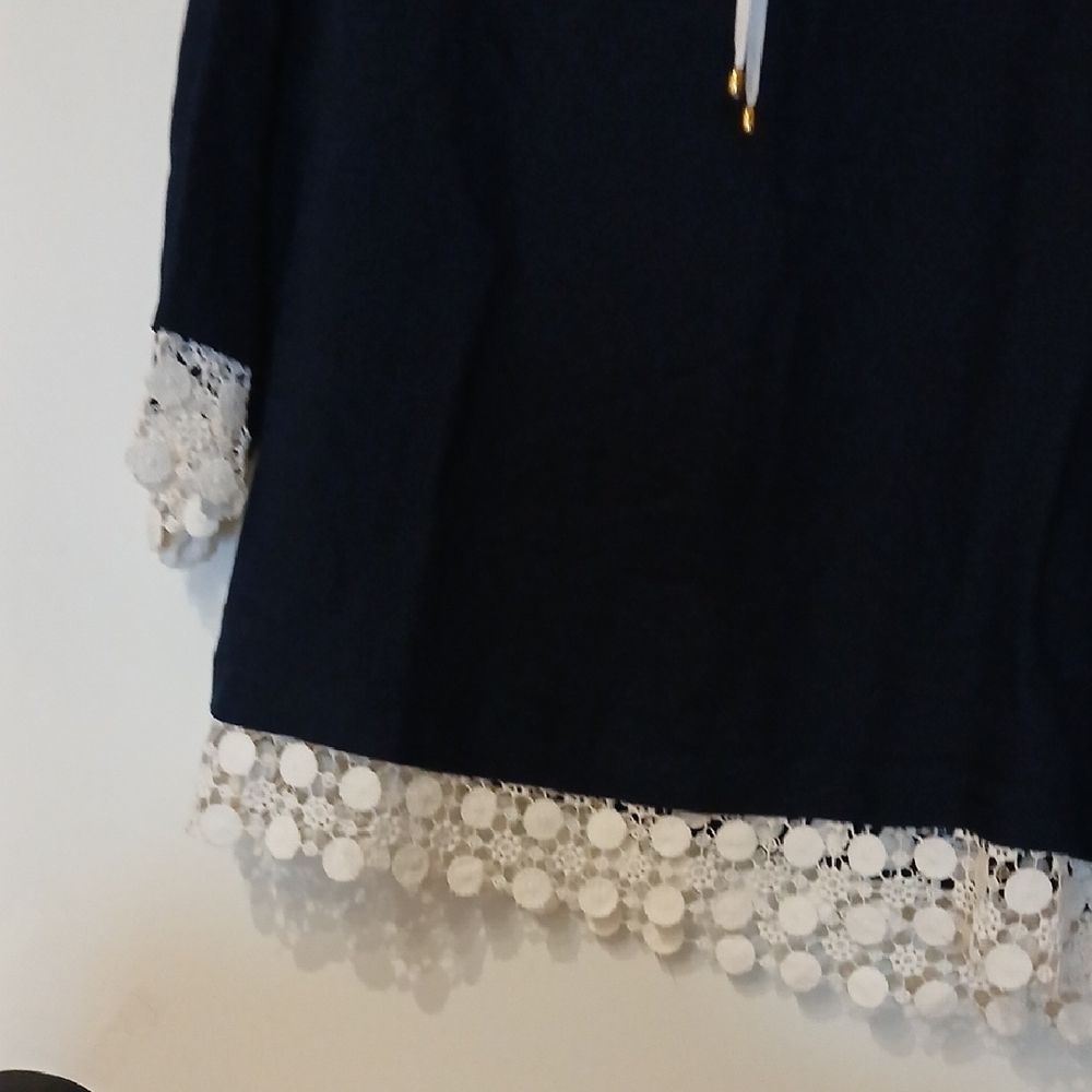 Jones New York Navy Tunic with White Lace Accents - Picture 6 of 12